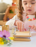 The Poppy & Daisy Flower Press kit is perfect for creating pressed flowers and includes wooden boards engraved with 